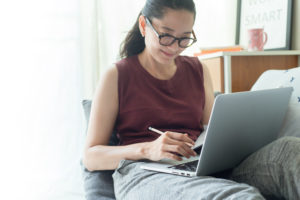 Webデザインの勉強は動画講座がおすすめです