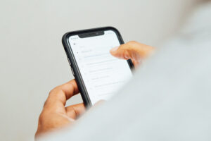 スマホ表示でお問い合わせフォームの拡大を防ぐ方法